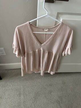 Women’s V-Neck Ruffled Short Sleeve Top - Light Blush altard state